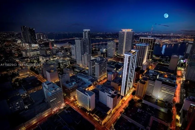 151 Se 1 St Ph 10, Miami, Florida 33131, Miami, Florida 33131, 1 Bedroom Bedrooms, ,1 BathroomBathrooms,Residential Lease,For Rent,151 Se 1 St Ph 10, Miami, Florida 33131,A11982943