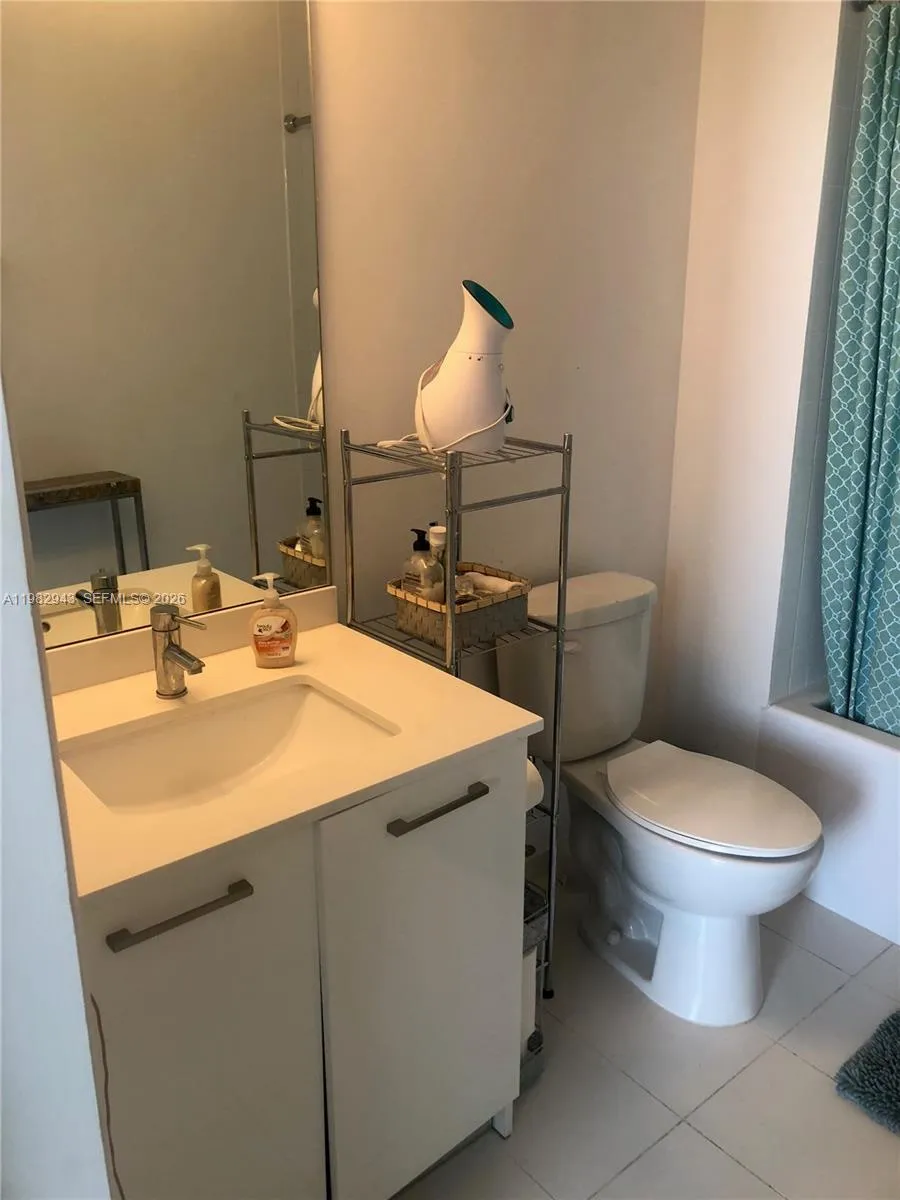 151 Se 1 St Ph 10, Miami, Florida 33131, Miami, Florida 33131, 1 Bedroom Bedrooms, ,1 BathroomBathrooms,Residential Lease,For Rent,151 Se 1 St Ph 10, Miami, Florida 33131,A11982943