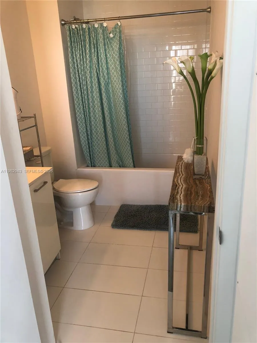 151 Se 1 St Ph 10, Miami, Florida 33131, Miami, Florida 33131, 1 Bedroom Bedrooms, ,1 BathroomBathrooms,Residential Lease,For Rent,151 Se 1 St Ph 10, Miami, Florida 33131,A11982943