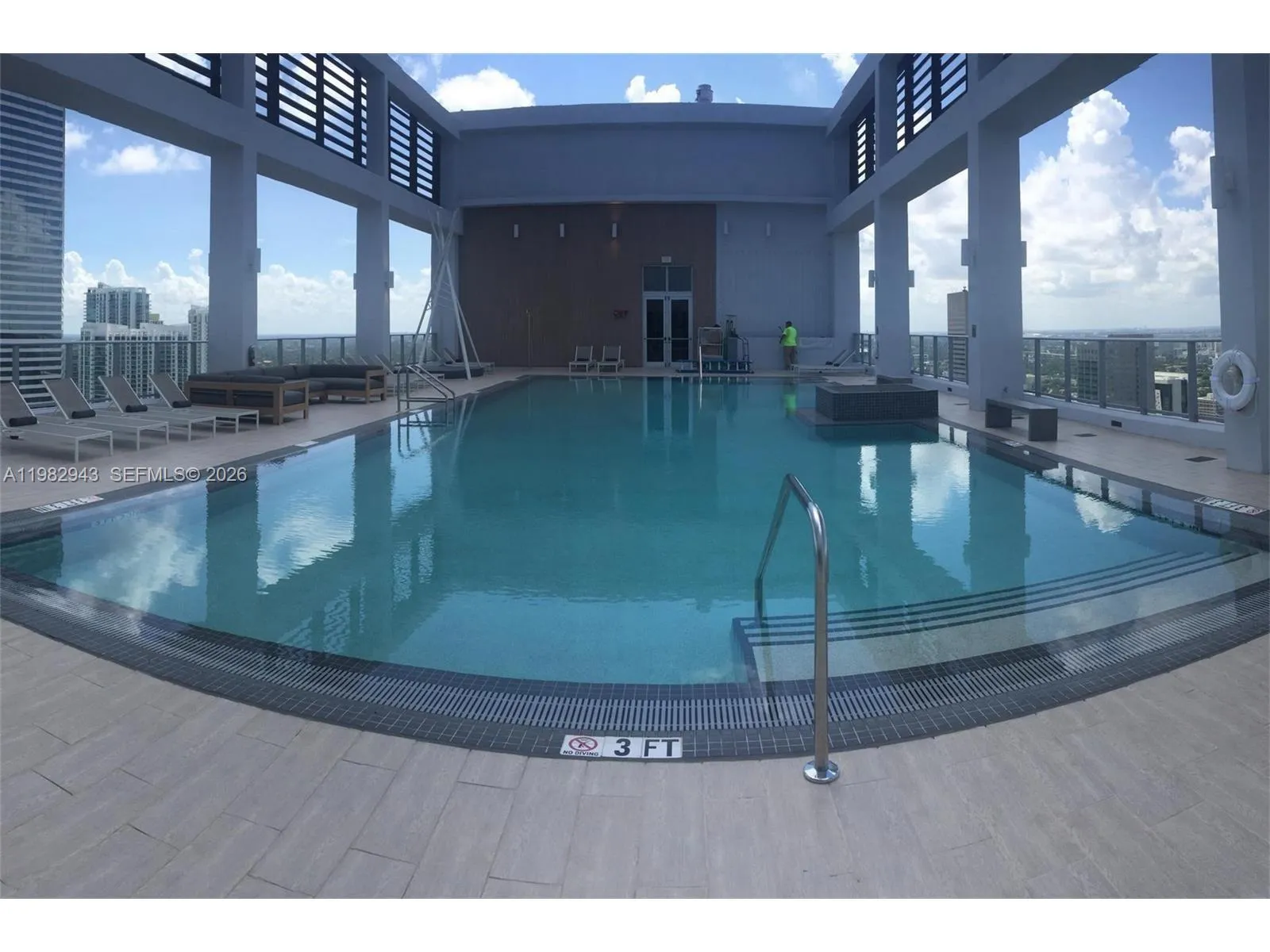 151 Se 1 St Ph 10, Miami, Florida 33131, Miami, Florida 33131, 1 Bedroom Bedrooms, ,1 BathroomBathrooms,Residential Lease,For Rent,151 Se 1 St Ph 10, Miami, Florida 33131,A11982943