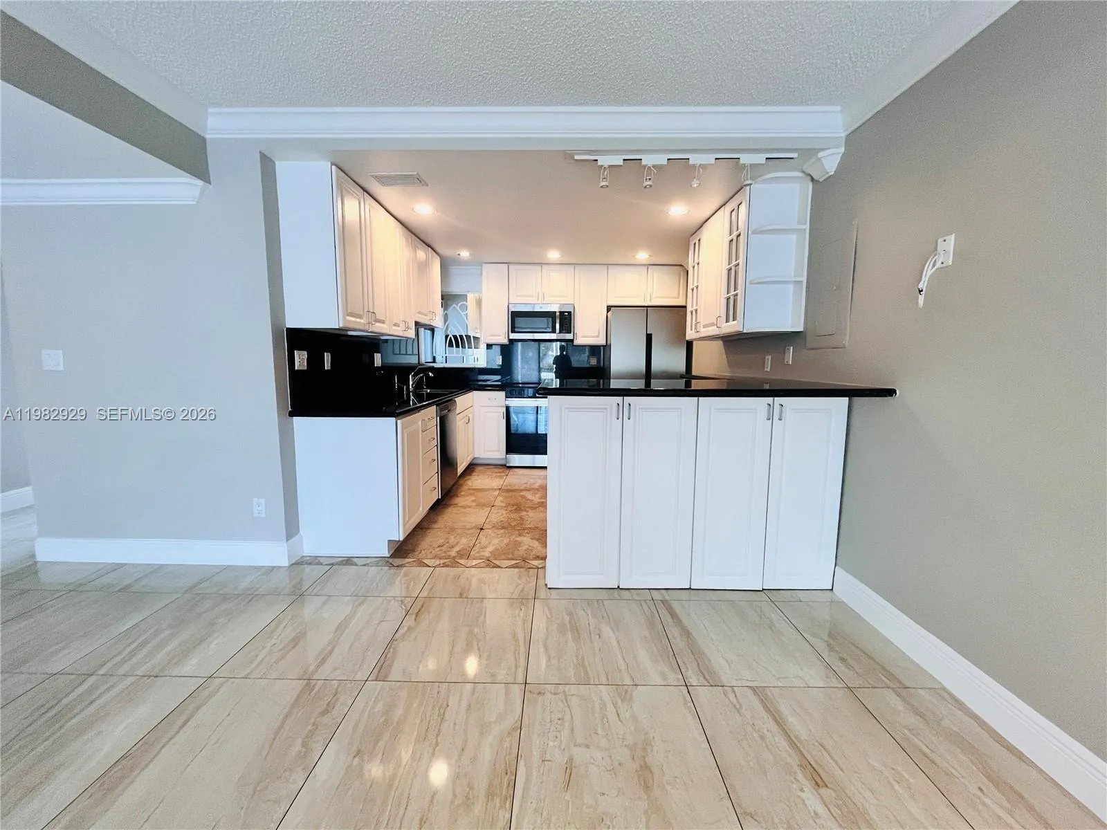 253 Poinciana Dr 603, Sunny Isles Beach, Florida 3, Sunny Isles Beach, Florida 33160, 3 Bedrooms Bedrooms, ,2 BathroomsBathrooms,Residential Lease,For Rent,253 Poinciana Dr 603, Sunny Isles Beach, Florida 3,A11982929