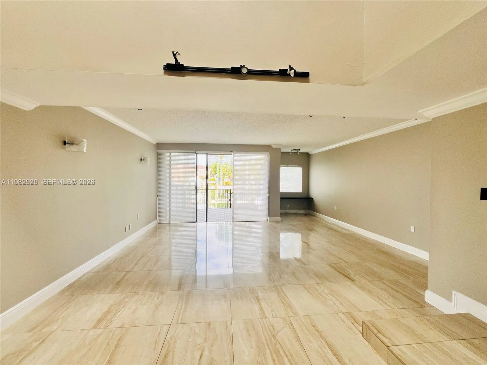 253 Poinciana Dr 603, Sunny Isles Beach, Florida 3, Sunny Isles Beach, Florida 33160, 3 Bedrooms Bedrooms, ,2 BathroomsBathrooms,Residential Lease,For Rent,253 Poinciana Dr 603, Sunny Isles Beach, Florida 3,A11982929