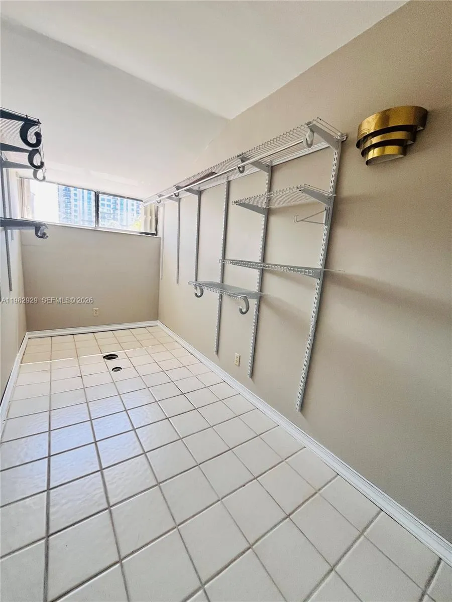 CLOSED BALCONY/STORAGE/PLANT GARDEN