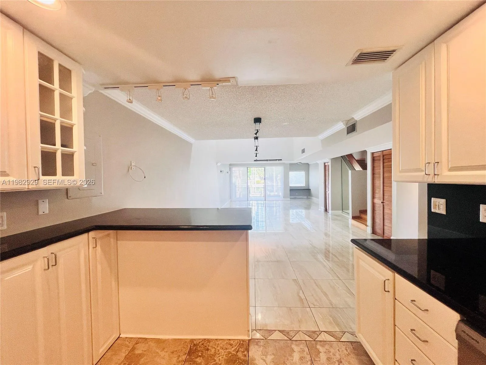 253 Poinciana Dr 603, Sunny Isles Beach, Florida 3, Sunny Isles Beach, Florida 33160, 3 Bedrooms Bedrooms, ,2 BathroomsBathrooms,Residential Lease,For Rent,253 Poinciana Dr 603, Sunny Isles Beach, Florida 3,A11982929