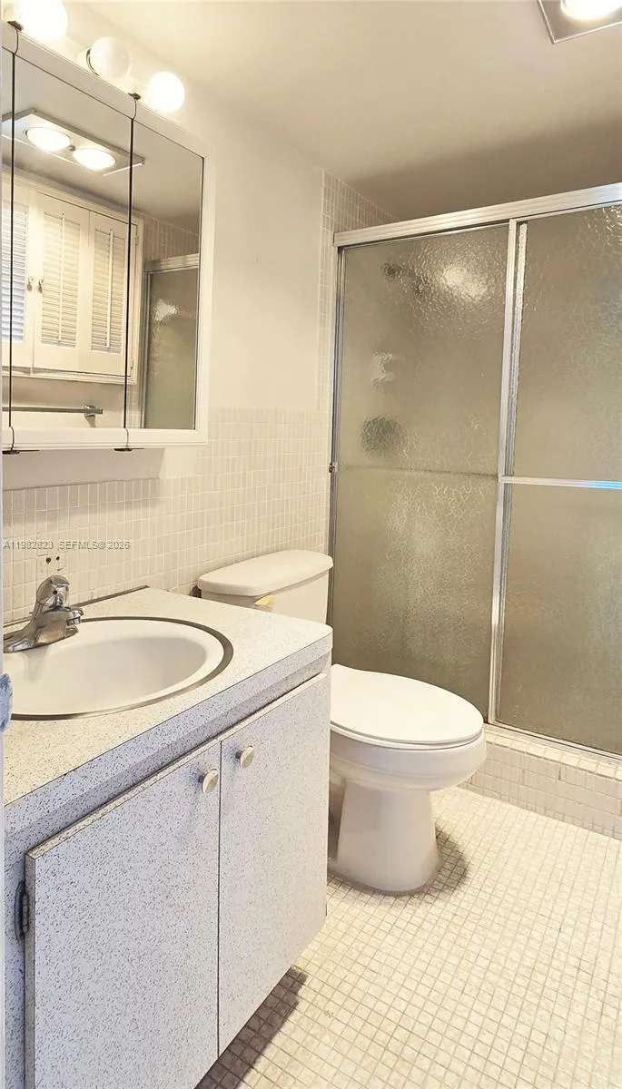 1201 Hillcrest Ct 302, Hollywood, Florida 33021, Hollywood, Florida 33021, 2 Bedrooms Bedrooms, ,2 BathroomsBathrooms,Residential,For Sale,1201 Hillcrest Ct 302, Hollywood, Florida 33021,A11982823