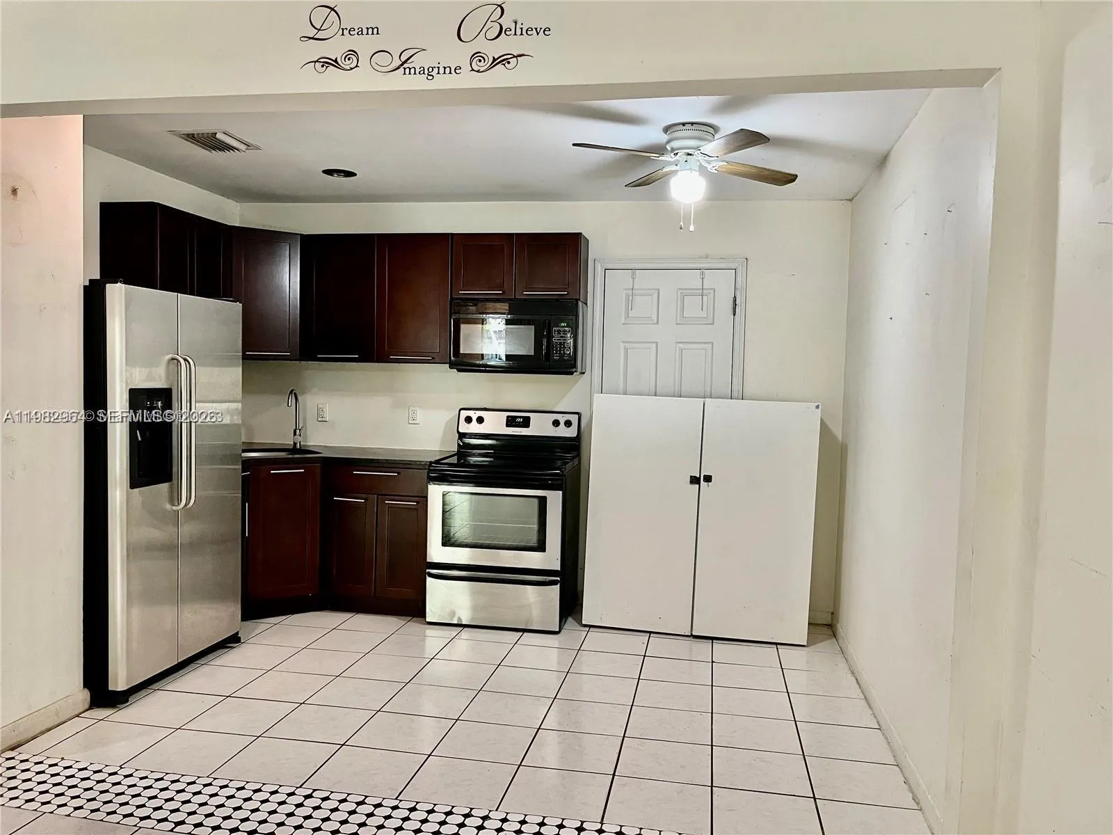 Wilton Manors, Florida 33305, 2 Bedrooms Bedrooms, ,2 BathroomsBathrooms,Residential Lease,For Rent,A11982964
