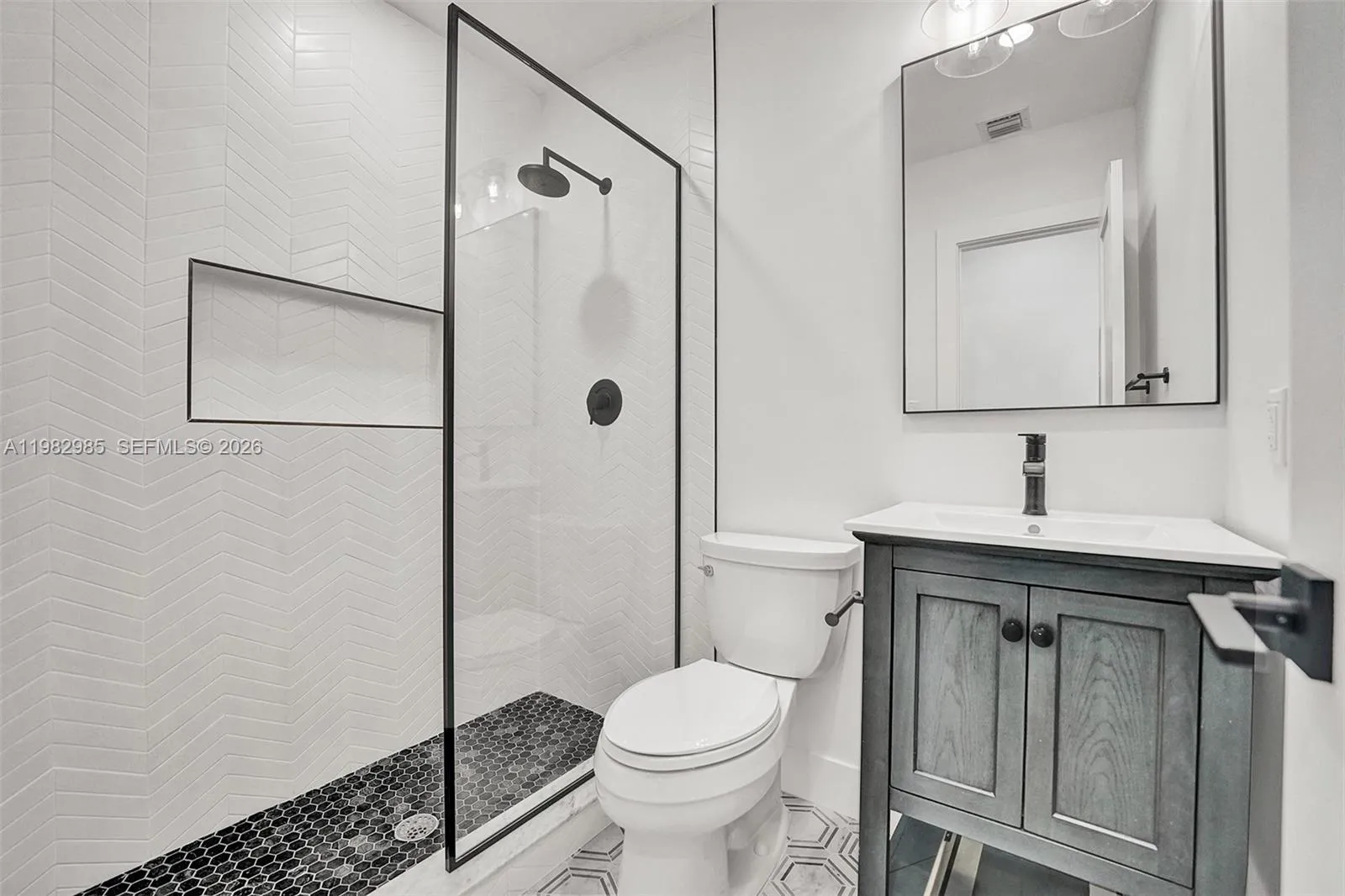 915 Nw 7th St, Dania Beach, Florida 33004, Dania Beach, Florida 33004, 4 Bedrooms Bedrooms, ,3 BathroomsBathrooms,Residential Lease,For Rent,915 Nw 7th St, Dania Beach, Florida 33004,A11982985