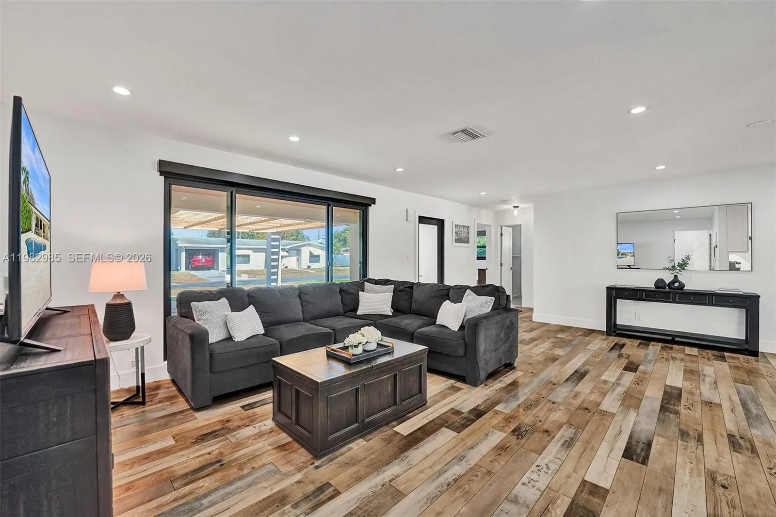 915 Nw 7th St, Dania Beach, Florida 33004, Dania Beach, Florida 33004, 4 Bedrooms Bedrooms, ,3 BathroomsBathrooms,Residential Lease,For Rent,915 Nw 7th St, Dania Beach, Florida 33004,A11982985