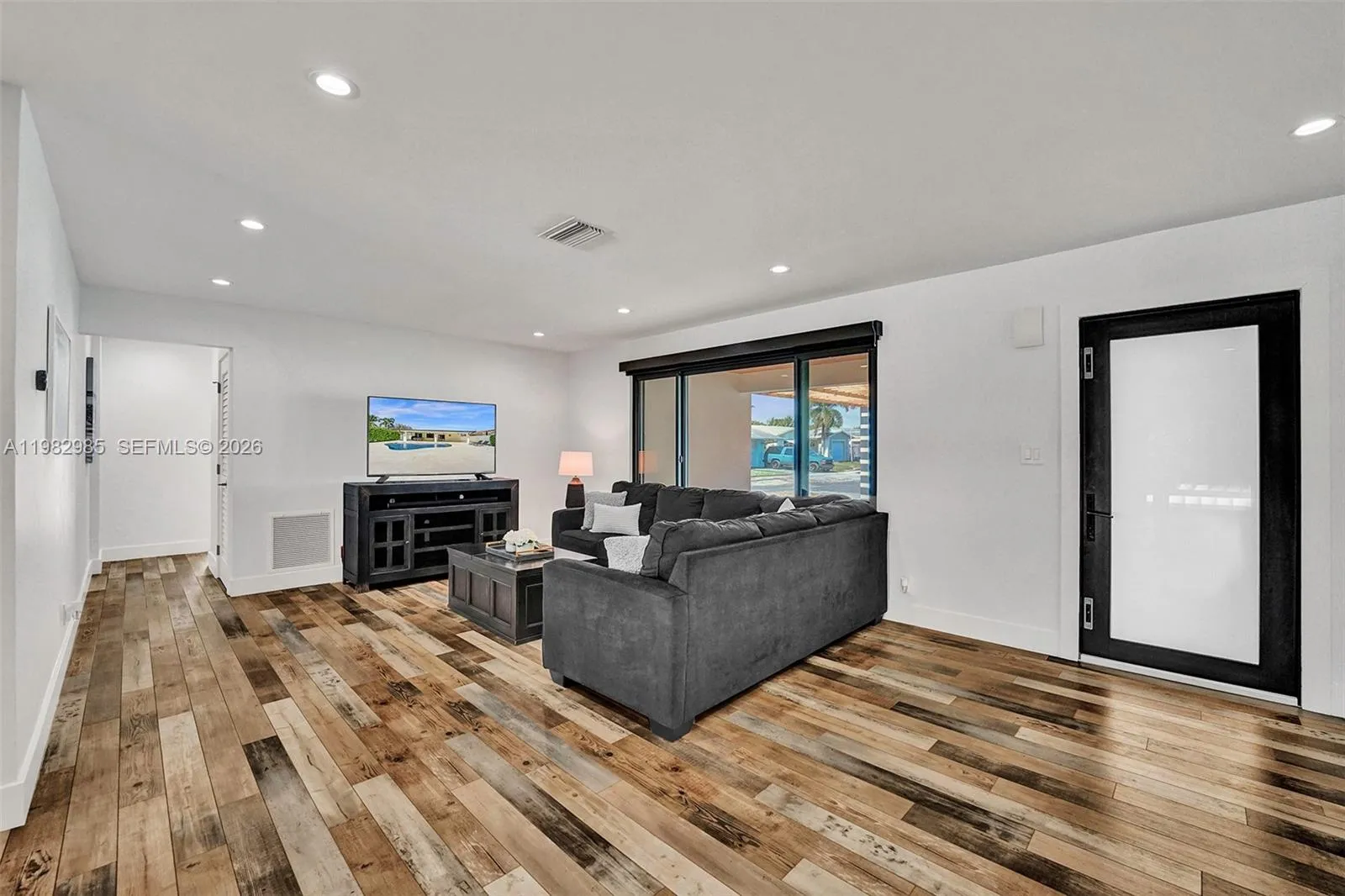 915 Nw 7th St, Dania Beach, Florida 33004, Dania Beach, Florida 33004, 4 Bedrooms Bedrooms, ,3 BathroomsBathrooms,Residential Lease,For Rent,915 Nw 7th St, Dania Beach, Florida 33004,A11982985