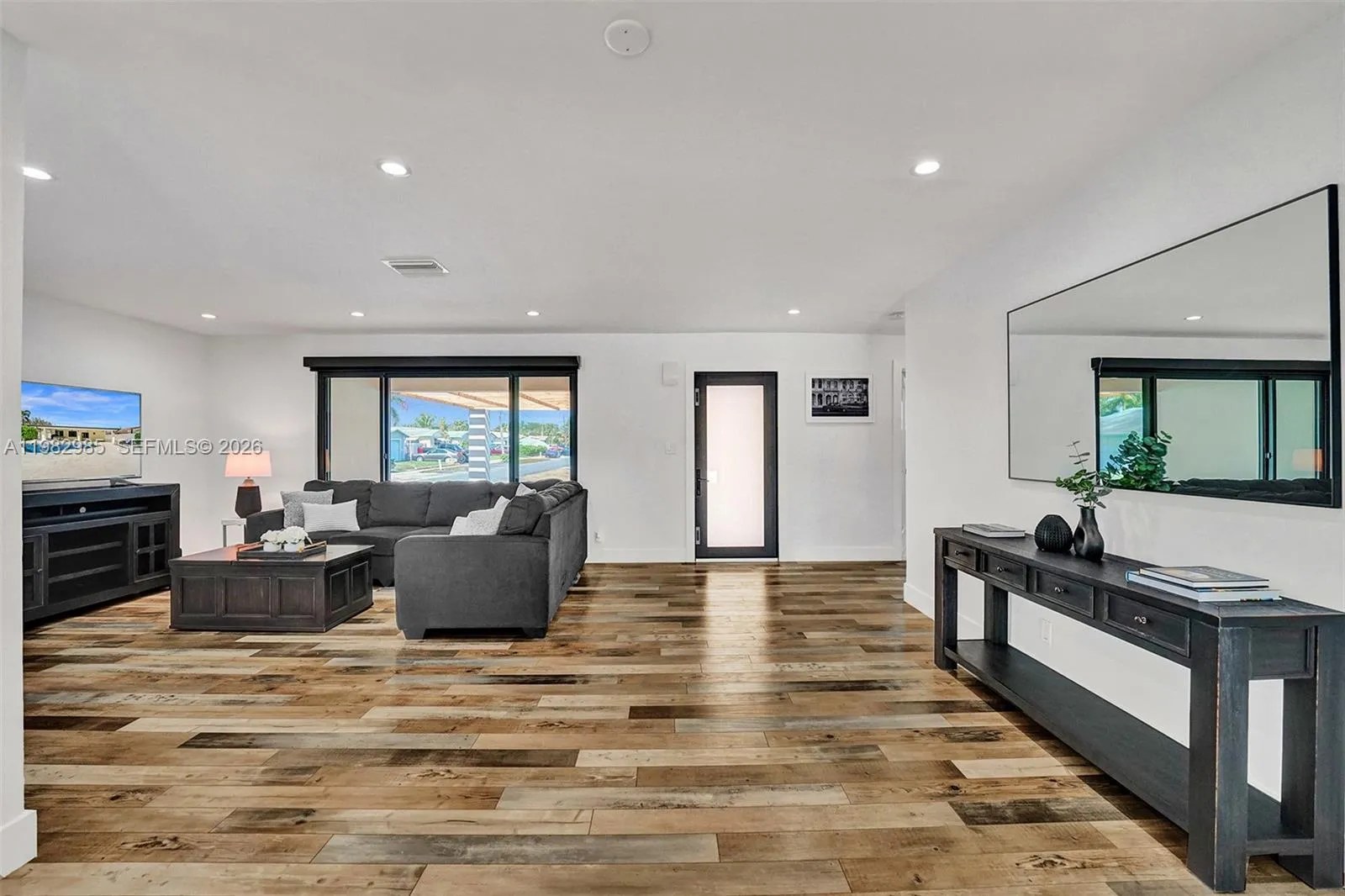 915 Nw 7th St, Dania Beach, Florida 33004, Dania Beach, Florida 33004, 4 Bedrooms Bedrooms, ,3 BathroomsBathrooms,Residential Lease,For Rent,915 Nw 7th St, Dania Beach, Florida 33004,A11982985