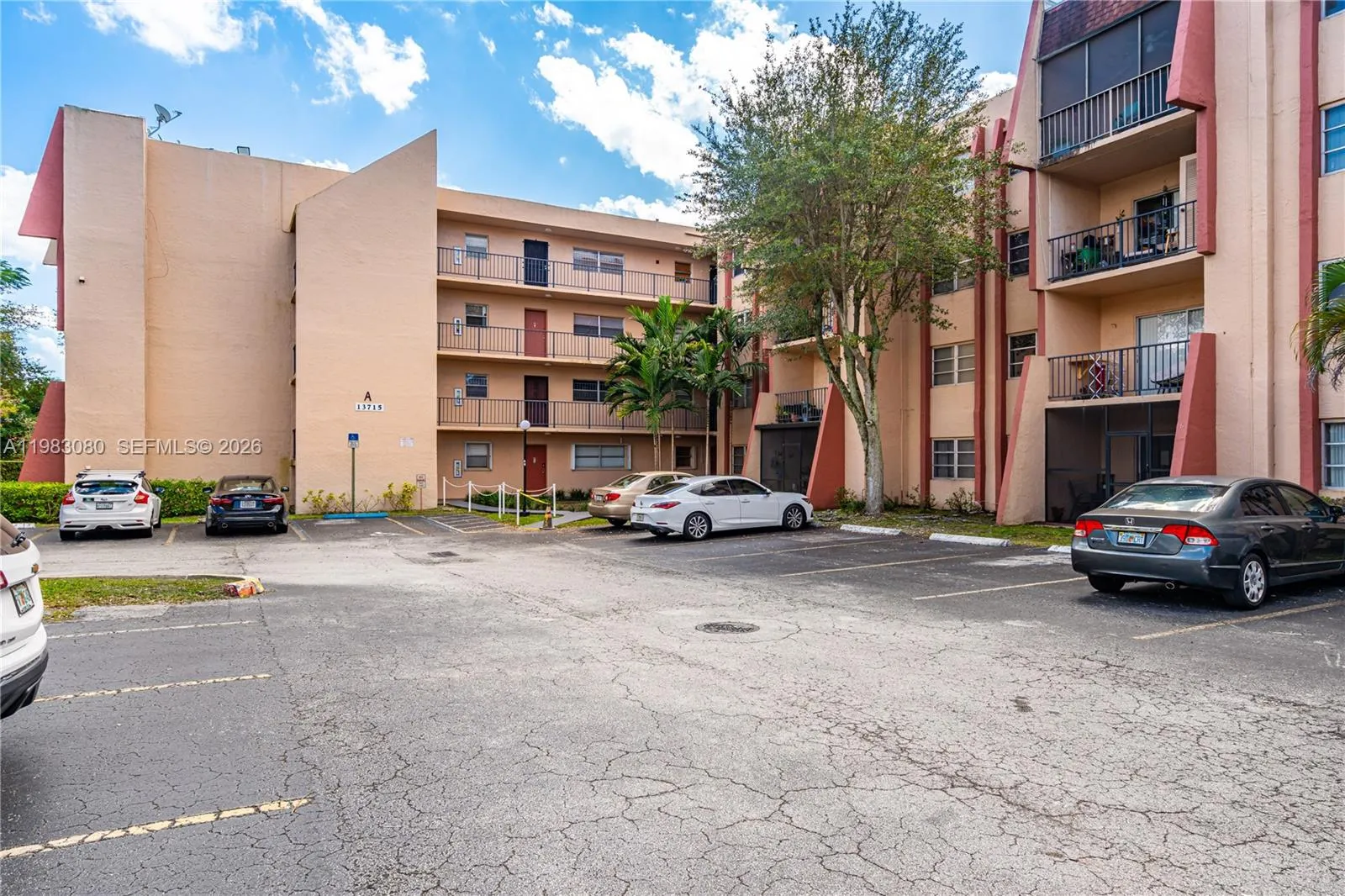13715 Kendale Lakes Cir A-304, Miami, Florida 3318, Miami, Florida 33183, 3 Bedrooms Bedrooms, ,2 BathroomsBathrooms,Residential Lease,For Rent,13715 Kendale Lakes Cir A-304, Miami, Florida 3318,A11983080