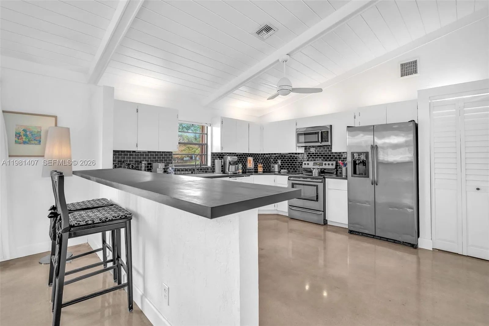 211 Sw 87th Ter, Plantation, Florida 33324, Plantation, Florida 33324, 3 Bedrooms Bedrooms, ,2 BathroomsBathrooms,Residential,For Sale,211 Sw 87th Ter, Plantation, Florida 33324,A11981407