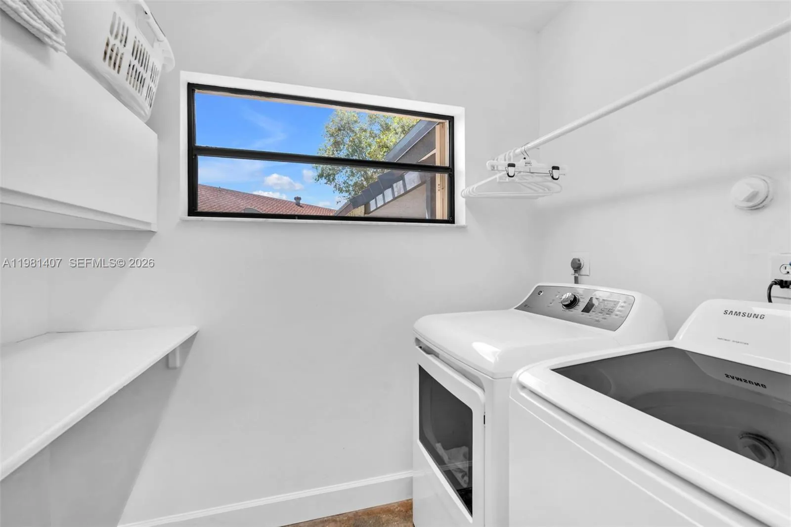 211 Sw 87th Ter, Plantation, Florida 33324, Plantation, Florida 33324, 3 Bedrooms Bedrooms, ,2 BathroomsBathrooms,Residential,For Sale,211 Sw 87th Ter, Plantation, Florida 33324,A11981407