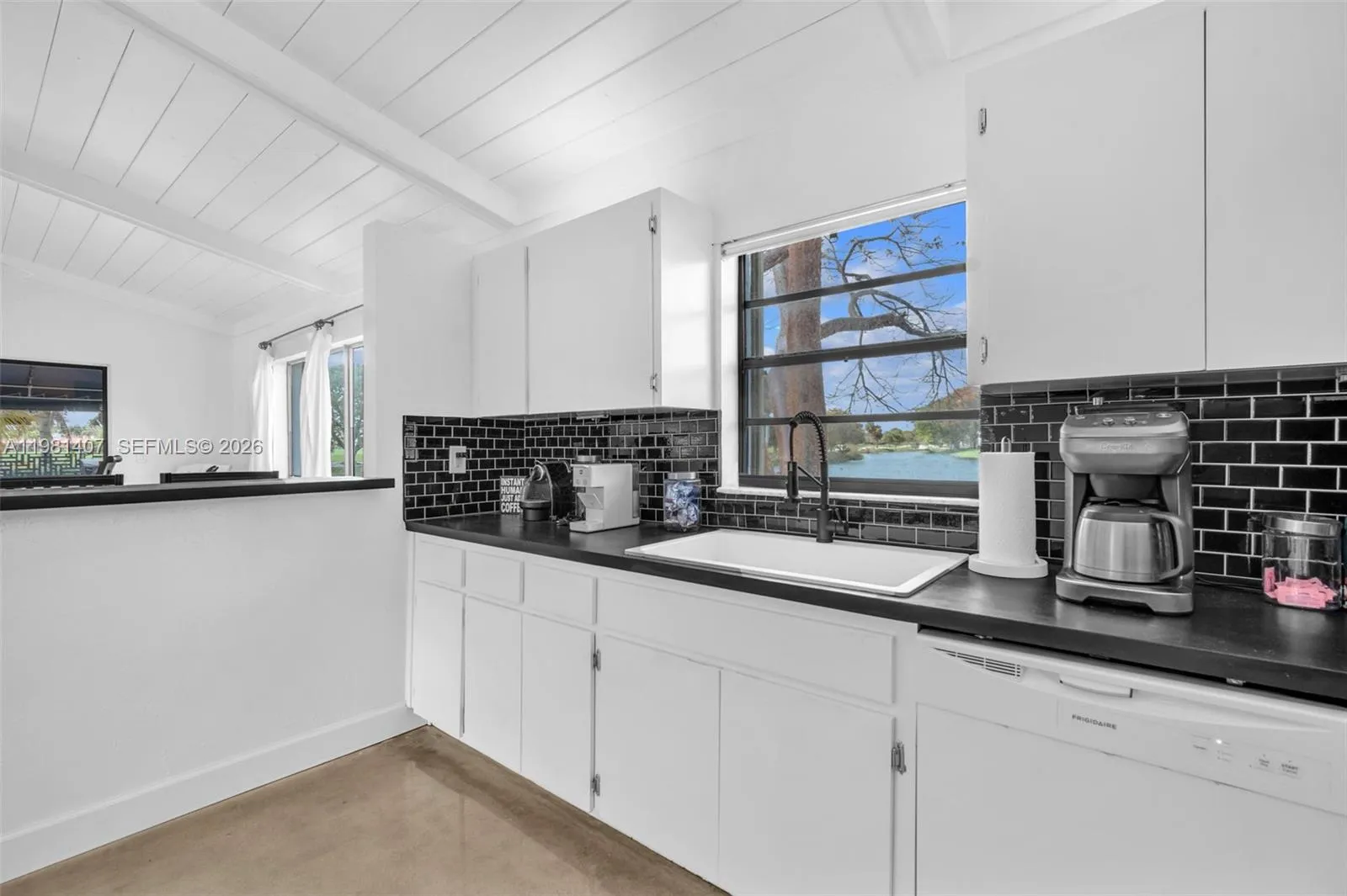 211 Sw 87th Ter, Plantation, Florida 33324, Plantation, Florida 33324, 3 Bedrooms Bedrooms, ,2 BathroomsBathrooms,Residential,For Sale,211 Sw 87th Ter, Plantation, Florida 33324,A11981407