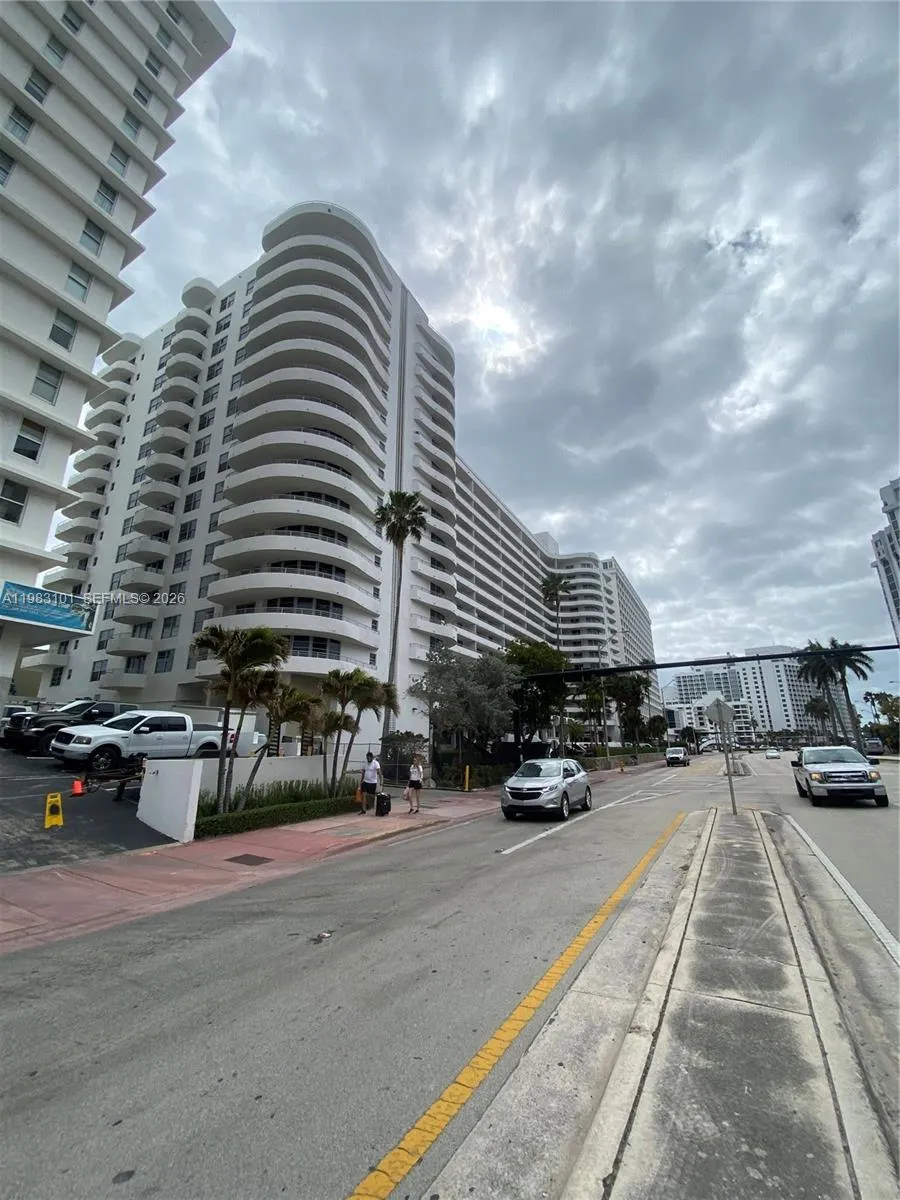 5555 Collins Ave 17a, Miami Beach, Florida 33140, Miami Beach, Florida 33140, 1 Bedroom Bedrooms, ,1 BathroomBathrooms,Residential Lease,For Rent,5555 Collins Ave 17a, Miami Beach, Florida 33140,A11983101