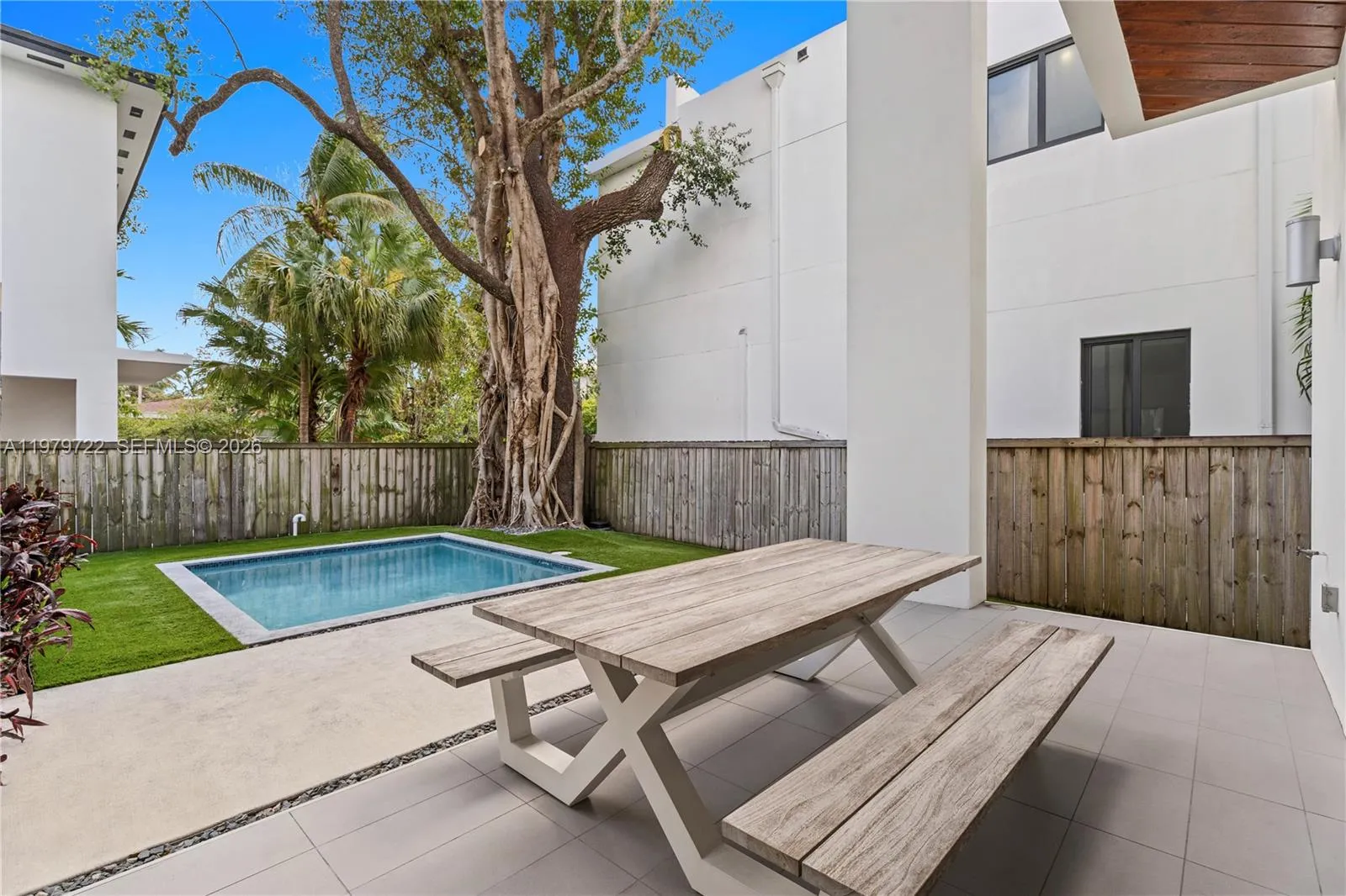 3276 Day Ave 3276, Miami, Florida 33133, Miami, Florida 33133, 3 Bedrooms Bedrooms, ,2 BathroomsBathrooms,Residential Lease,For Rent,3276 Day Ave 3276, Miami, Florida 33133,A11979722