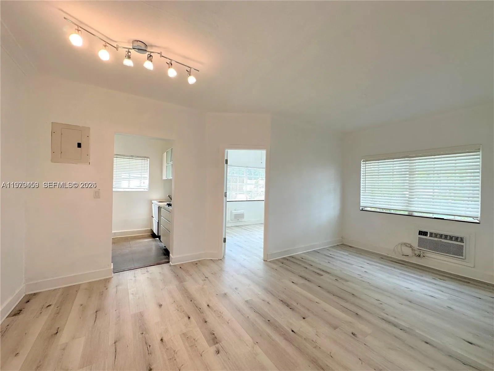 840 10th St 10, Miami Beach, Florida 33139, Miami Beach, Florida 33139, 2 Bedrooms Bedrooms, ,1 BathroomBathrooms,Residential Lease,For Rent,840 10th St 10, Miami Beach, Florida 33139,A11979459