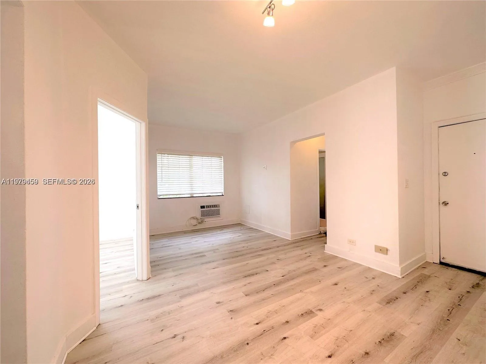 840 10th St 10, Miami Beach, Florida 33139, Miami Beach, Florida 33139, 2 Bedrooms Bedrooms, ,1 BathroomBathrooms,Residential Lease,For Rent,840 10th St 10, Miami Beach, Florida 33139,A11979459