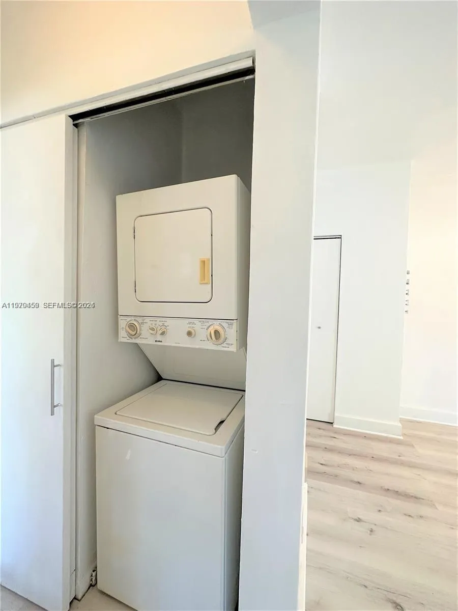 840 10th St 10, Miami Beach, Florida 33139, Miami Beach, Florida 33139, 2 Bedrooms Bedrooms, ,1 BathroomBathrooms,Residential Lease,For Rent,840 10th St 10, Miami Beach, Florida 33139,A11979459
