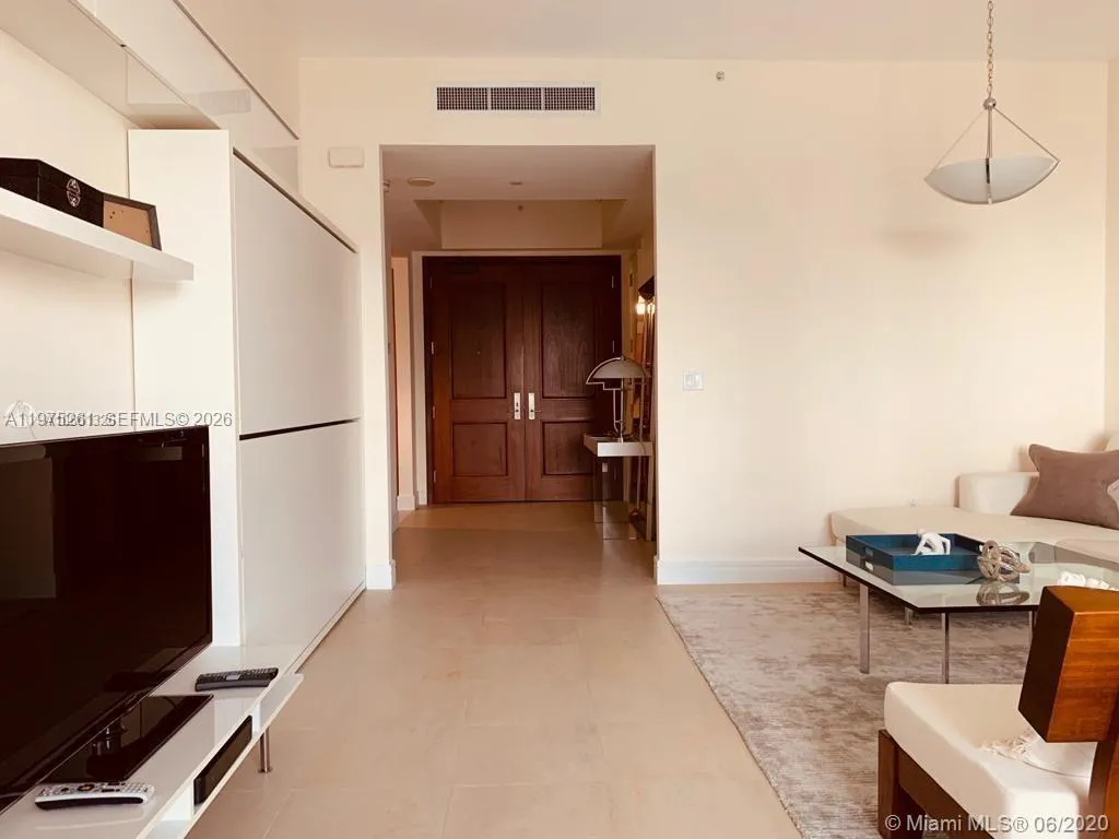 1425 Brickell Ave 43d, Miami, Florida 33131, Miami, Florida 33131, 1 Bedroom Bedrooms, ,1 BathroomBathrooms,Residential Lease,For Rent,1425 Brickell Ave 43d, Miami, Florida 33131,A11975261