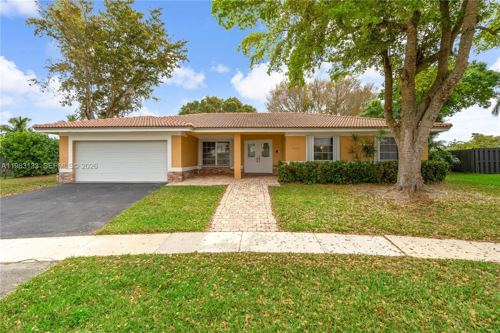 16623 Waters Edge Dr, Weston, Florida 33326, Weston, Florida 33326, 3 Bedrooms Bedrooms, ,2 BathroomsBathrooms,Residential,For Sale,16623 Waters Edge Dr, Weston, Florida 33326,A11983133
