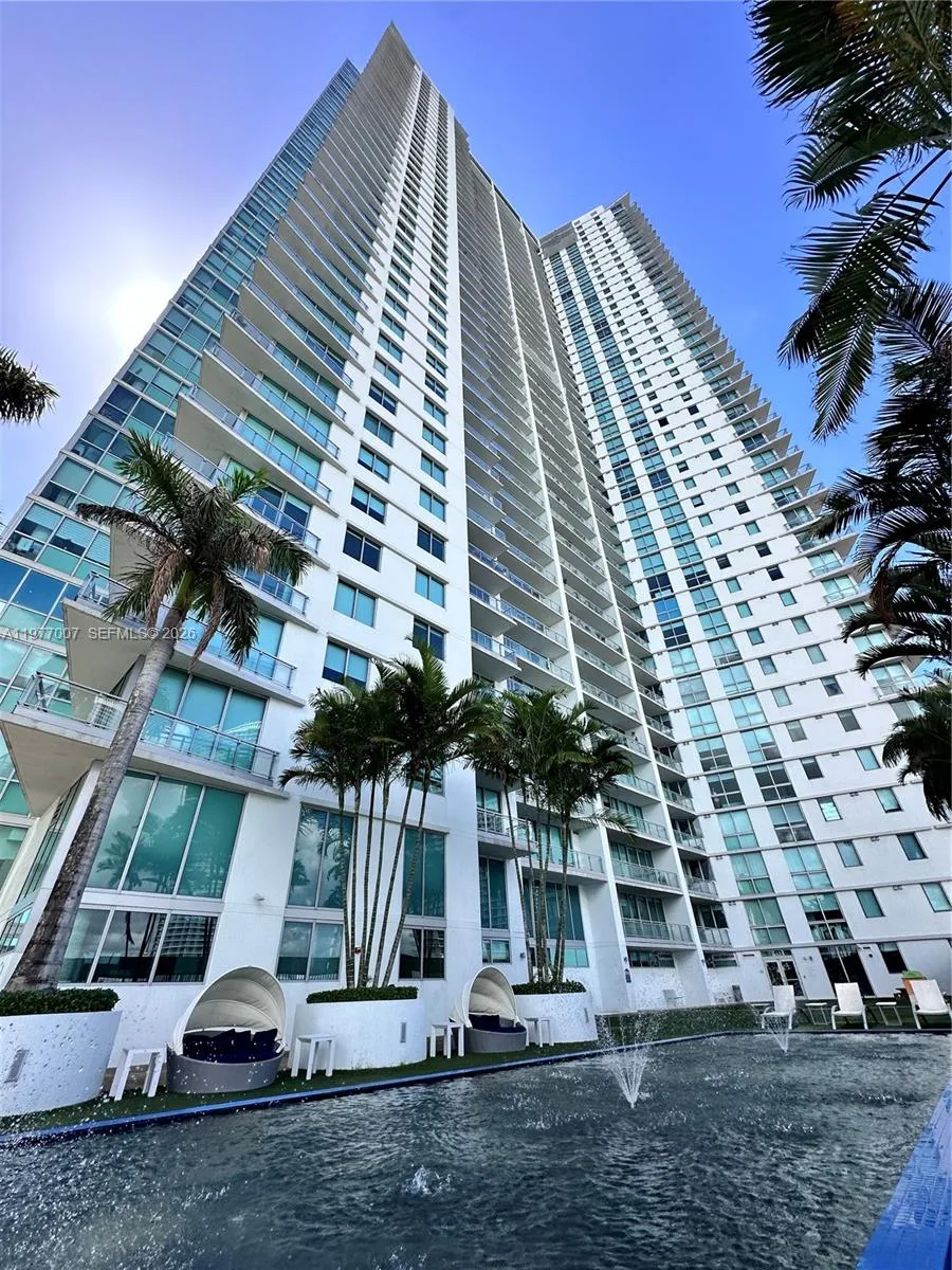 92 Sw 3rd St 3105, Miami, Florida 33130, Miami, Florida 33130, 2 Bedrooms Bedrooms, ,2 BathroomsBathrooms,Residential Lease,For Rent,92 Sw 3rd St 3105, Miami, Florida 33130,A11977007