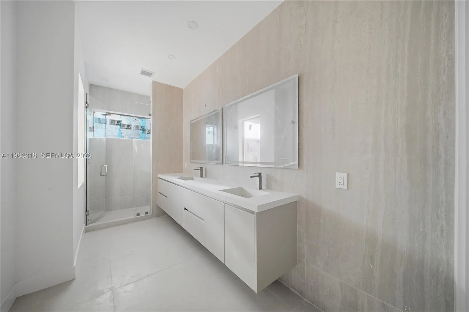 11 Se 12th Ave, Fort Lauderdale, Florida 33301, Fort Lauderdale, Florida 33301, 4 Bedrooms Bedrooms, ,4 BathroomsBathrooms,Residential Lease,For Rent,11 Se 12th Ave, Fort Lauderdale, Florida 33301,A11983318