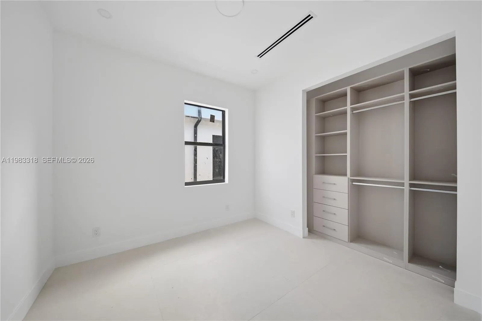 11 Se 12th Ave, Fort Lauderdale, Florida 33301, Fort Lauderdale, Florida 33301, 4 Bedrooms Bedrooms, ,4 BathroomsBathrooms,Residential Lease,For Rent,11 Se 12th Ave, Fort Lauderdale, Florida 33301,A11983318