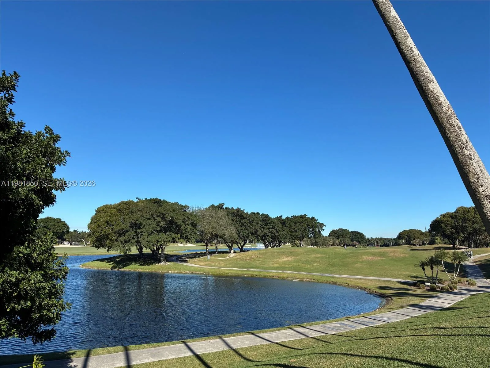 2757 Center Ct Dr 1-20, Weston, Florida 33332, Weston, Florida 33332, 3 Bedrooms Bedrooms, ,2 BathroomsBathrooms,Residential Lease,For Rent,2757 Center Ct Dr 1-20, Weston, Florida 33332,A11981850