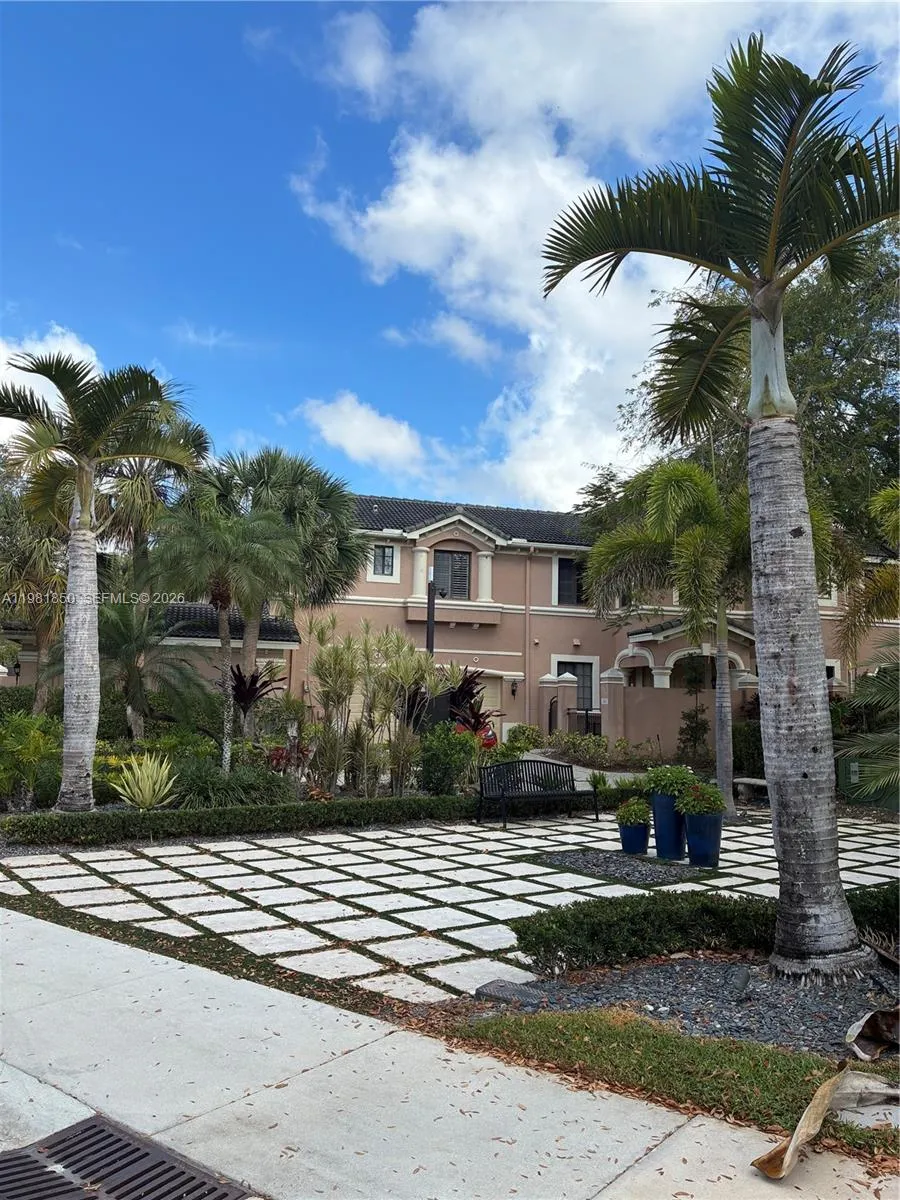 2757 Center Ct Dr 1-20, Weston, Florida 33332, Weston, Florida 33332, 3 Bedrooms Bedrooms, ,2 BathroomsBathrooms,Residential Lease,For Rent,2757 Center Ct Dr 1-20, Weston, Florida 33332,A11981850