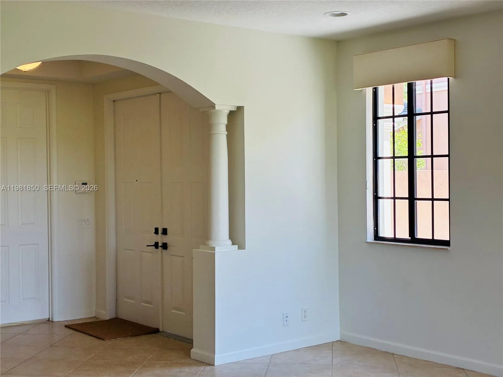 2757 Center Ct Dr 1-20, Weston, Florida 33332, Weston, Florida 33332, 3 Bedrooms Bedrooms, ,2 BathroomsBathrooms,Residential Lease,For Rent,2757 Center Ct Dr 1-20, Weston, Florida 33332,A11981850