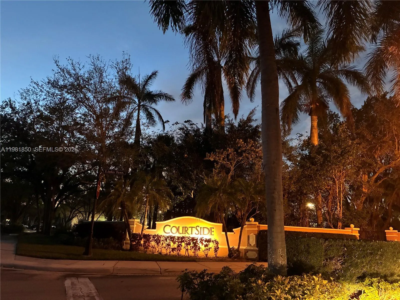 2757 Center Ct Dr 1-20, Weston, Florida 33332, Weston, Florida 33332, 3 Bedrooms Bedrooms, ,2 BathroomsBathrooms,Residential Lease,For Rent,2757 Center Ct Dr 1-20, Weston, Florida 33332,A11981850