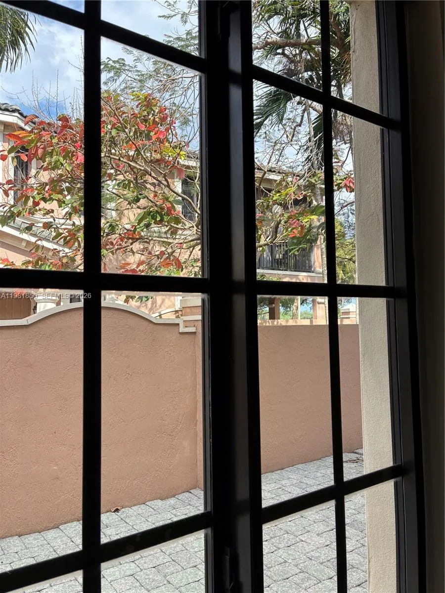 2757 Center Ct Dr 1-20, Weston, Florida 33332, Weston, Florida 33332, 3 Bedrooms Bedrooms, ,2 BathroomsBathrooms,Residential Lease,For Rent,2757 Center Ct Dr 1-20, Weston, Florida 33332,A11981850