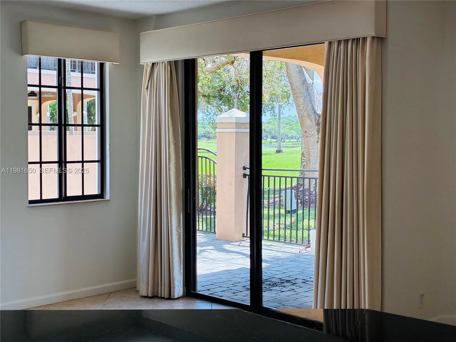 2757 Center Ct Dr 1-20, Weston, Florida 33332, Weston, Florida 33332, 3 Bedrooms Bedrooms, ,2 BathroomsBathrooms,Residential Lease,For Rent,2757 Center Ct Dr 1-20, Weston, Florida 33332,A11981850