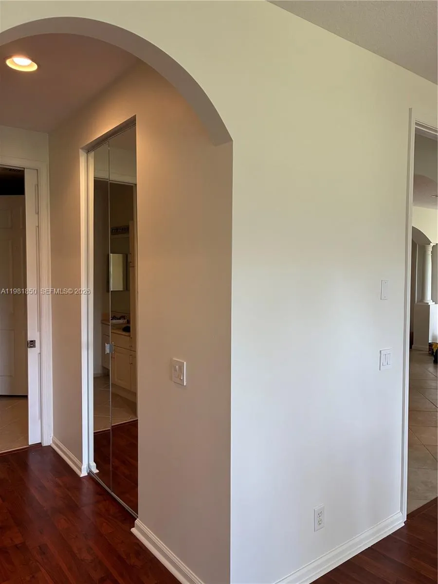 2757 Center Ct Dr 1-20, Weston, Florida 33332, Weston, Florida 33332, 3 Bedrooms Bedrooms, ,2 BathroomsBathrooms,Residential Lease,For Rent,2757 Center Ct Dr 1-20, Weston, Florida 33332,A11981850