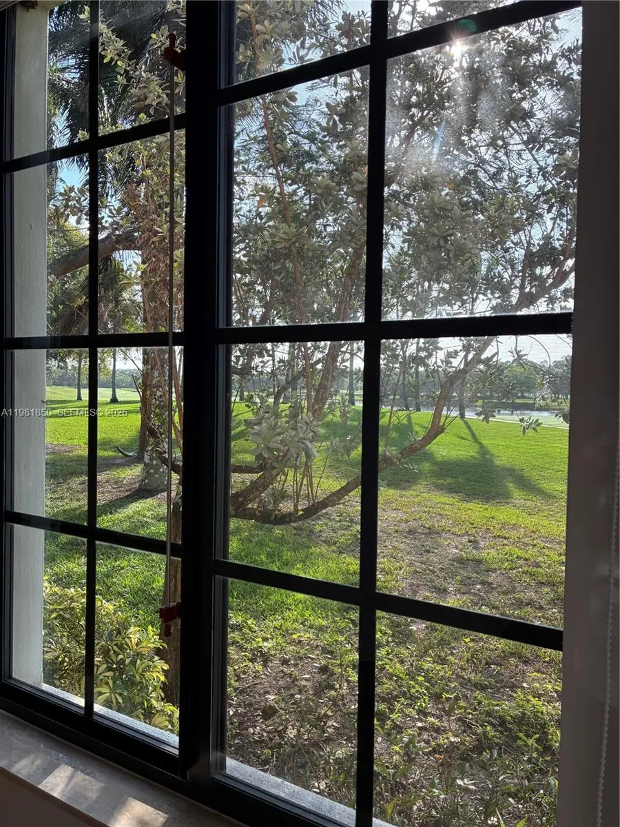 2757 Center Ct Dr 1-20, Weston, Florida 33332, Weston, Florida 33332, 3 Bedrooms Bedrooms, ,2 BathroomsBathrooms,Residential Lease,For Rent,2757 Center Ct Dr 1-20, Weston, Florida 33332,A11981850