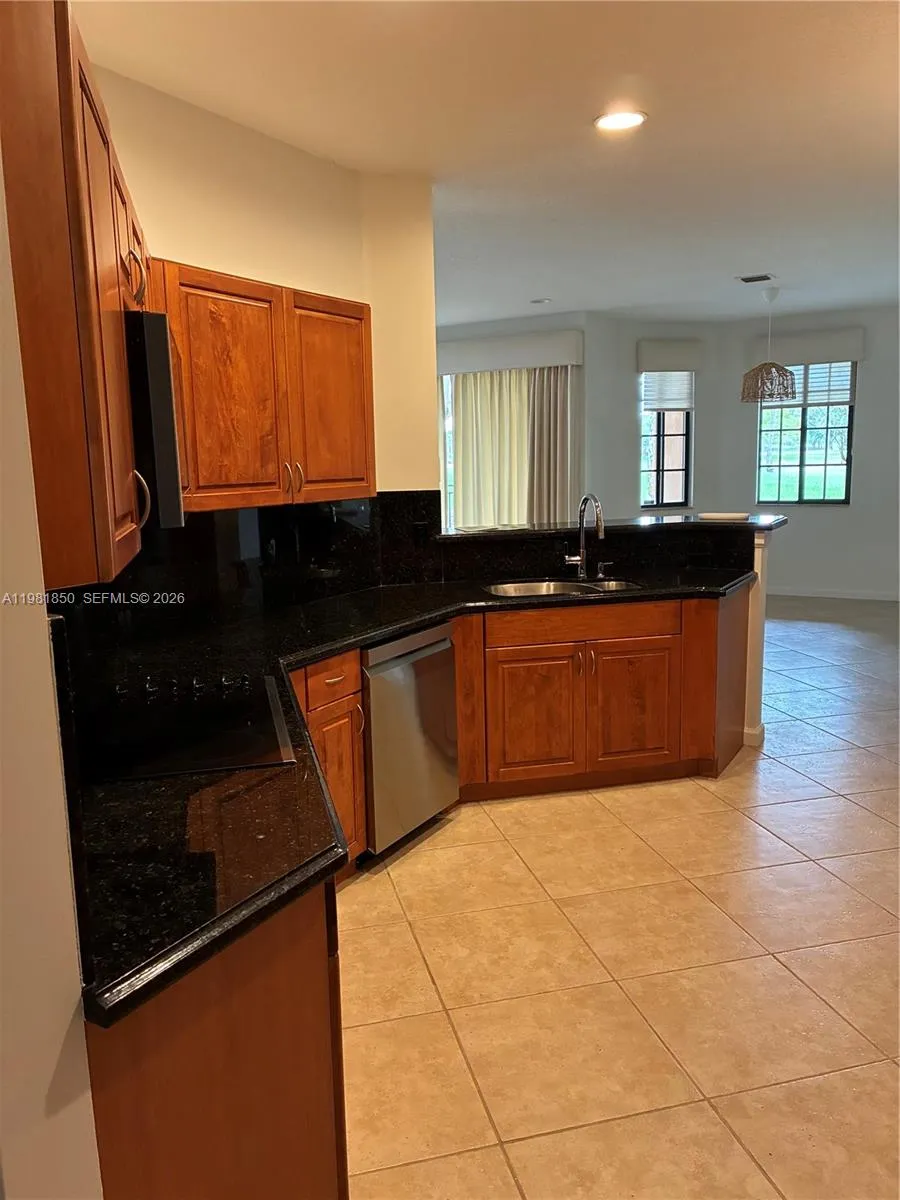 2757 Center Ct Dr 1-20, Weston, Florida 33332, Weston, Florida 33332, 3 Bedrooms Bedrooms, ,2 BathroomsBathrooms,Residential Lease,For Rent,2757 Center Ct Dr 1-20, Weston, Florida 33332,A11981850