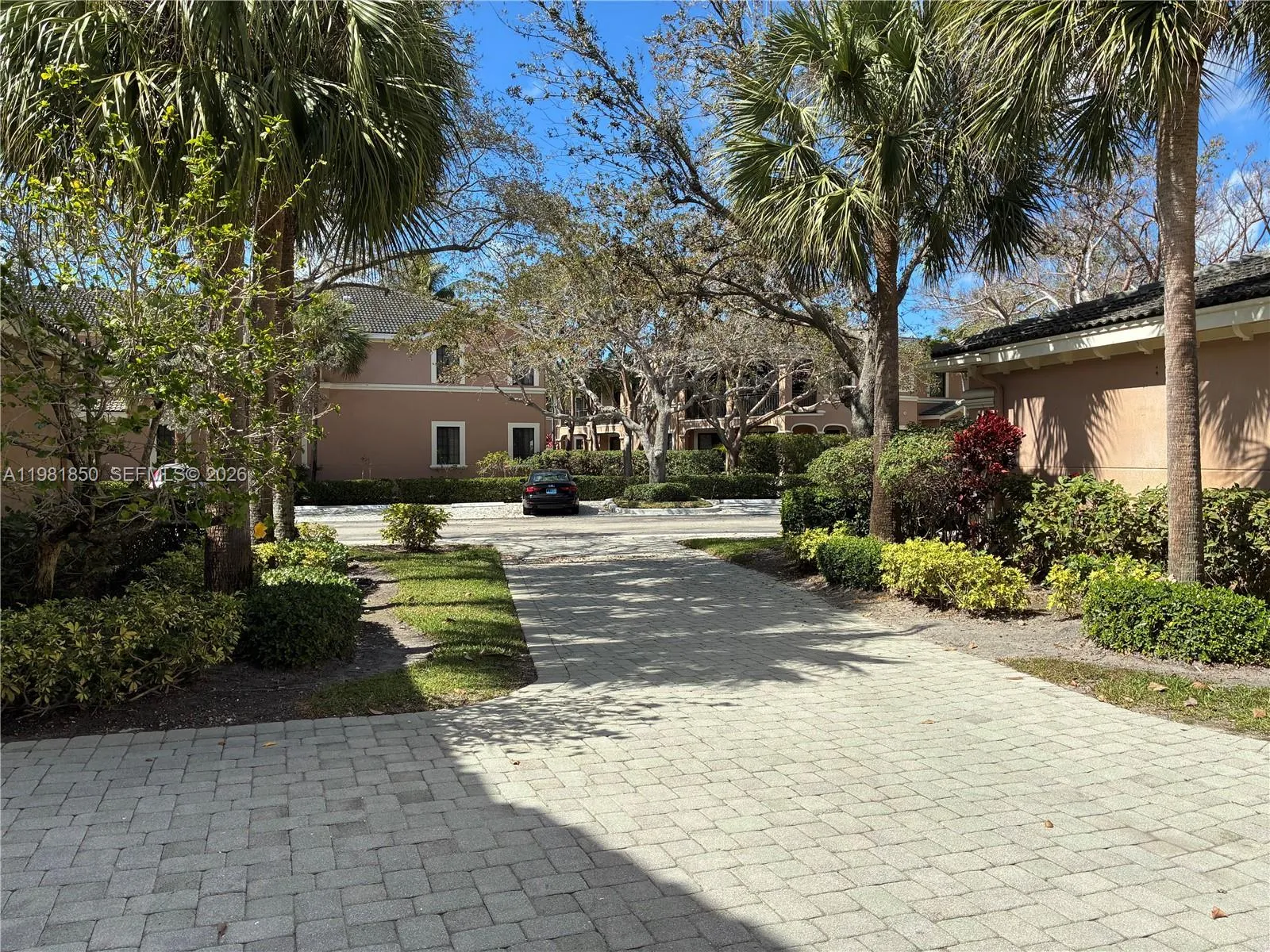 2757 Center Ct Dr 1-20, Weston, Florida 33332, Weston, Florida 33332, 3 Bedrooms Bedrooms, ,2 BathroomsBathrooms,Residential Lease,For Rent,2757 Center Ct Dr 1-20, Weston, Florida 33332,A11981850