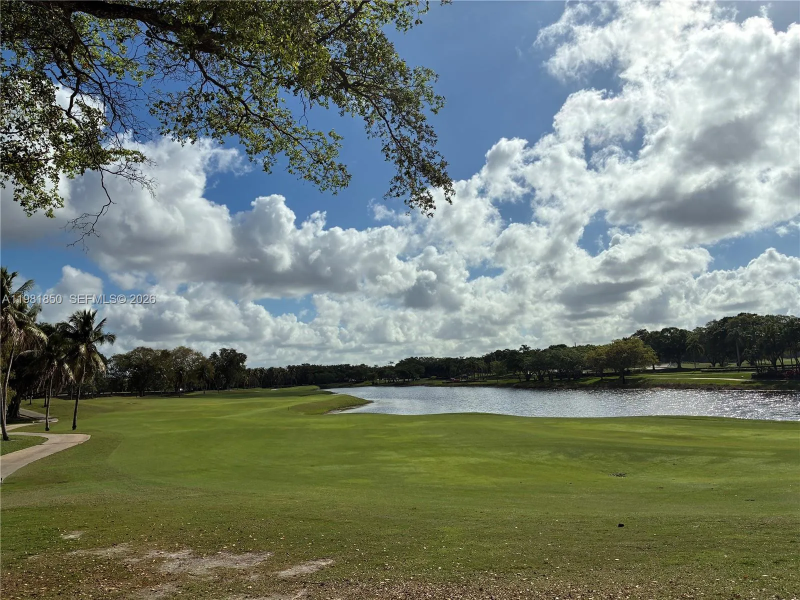 2757 Center Ct Dr 1-20, Weston, Florida 33332, Weston, Florida 33332, 3 Bedrooms Bedrooms, ,2 BathroomsBathrooms,Residential Lease,For Rent,2757 Center Ct Dr 1-20, Weston, Florida 33332,A11981850