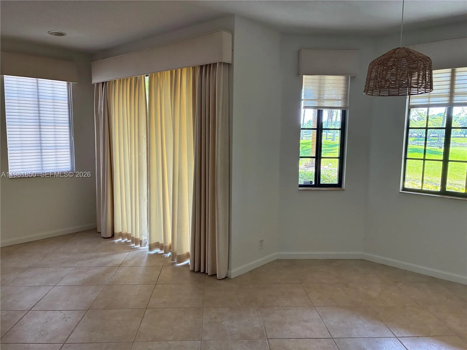 2757 Center Ct Dr 1-20, Weston, Florida 33332, Weston, Florida 33332, 3 Bedrooms Bedrooms, ,2 BathroomsBathrooms,Residential Lease,For Rent,2757 Center Ct Dr 1-20, Weston, Florida 33332,A11981850