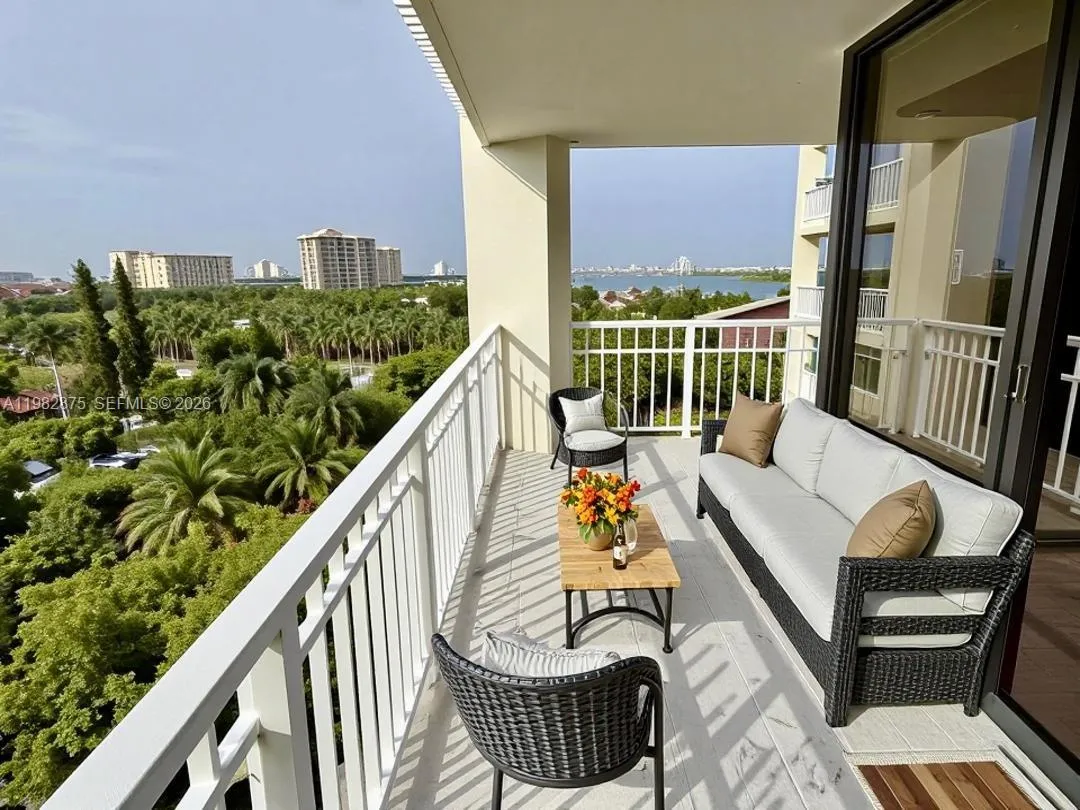 1000 Quayside Ter 1009, Miami, Florida 33138, Miami, Florida 33138, 2 Bedrooms Bedrooms, ,2 BathroomsBathrooms,Residential Lease,For Rent,1000 Quayside Ter 1009, Miami, Florida 33138,A11982875