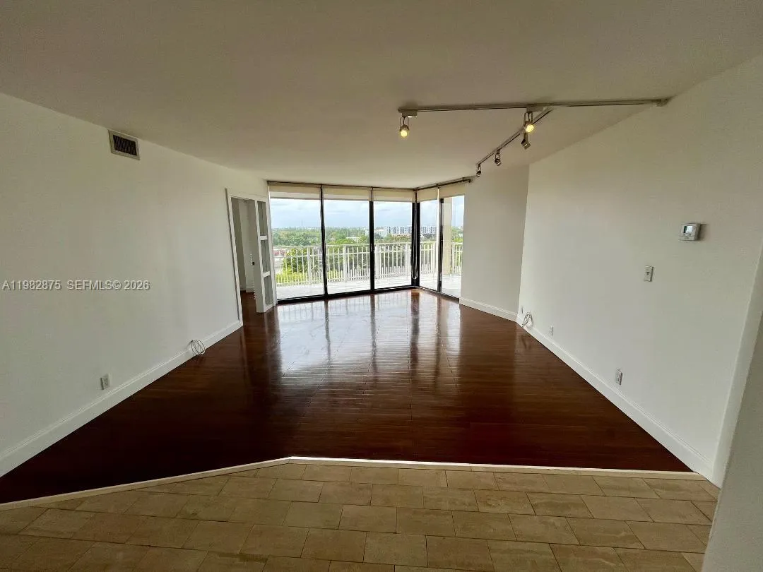 1000 Quayside Ter 1009, Miami, Florida 33138, Miami, Florida 33138, 2 Bedrooms Bedrooms, ,2 BathroomsBathrooms,Residential Lease,For Rent,1000 Quayside Ter 1009, Miami, Florida 33138,A11982875