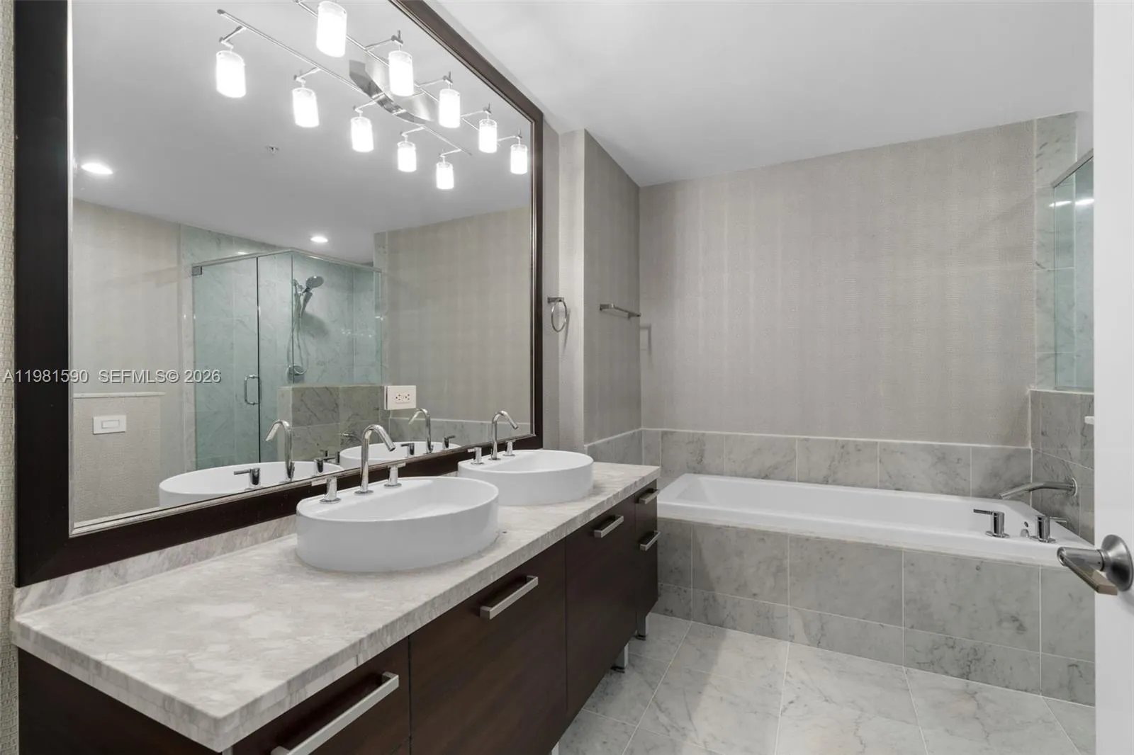 Miami, Florida 33132, 5 Bedrooms Bedrooms, ,5 BathroomsBathrooms,Residential,For Sale,A11981590