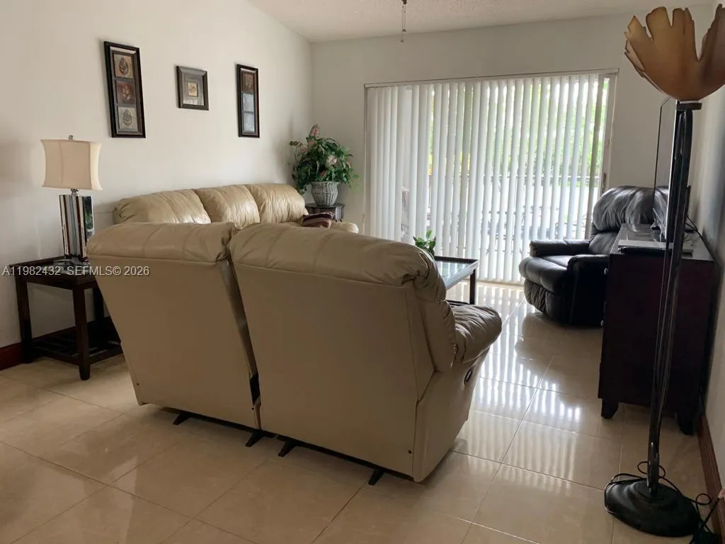 Doral, Florida 33178, 2 Bedrooms Bedrooms, ,2 BathroomsBathrooms,Residential Lease,For Rent,A11982432
