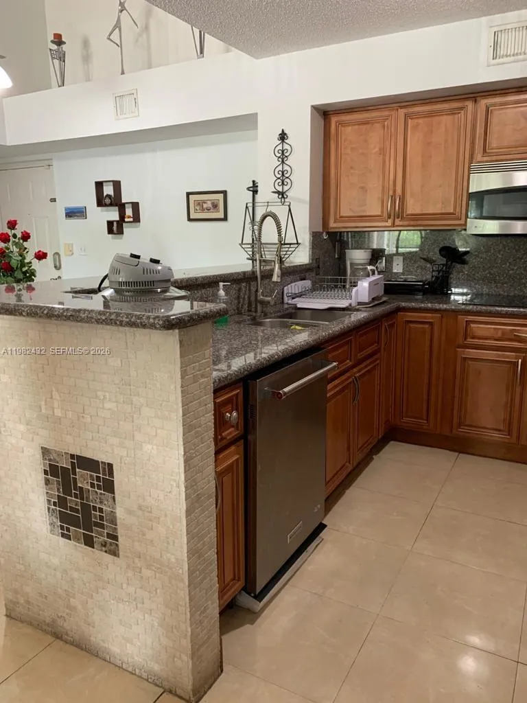 Doral, Florida 33178, 2 Bedrooms Bedrooms, ,2 BathroomsBathrooms,Residential Lease,For Rent,A11982432