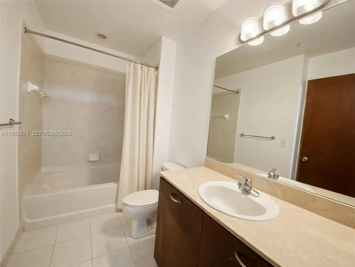 2275 Biscayne Blvd 1008, Miami, Florida 33137, Miami, Florida 33137, 1 Bedroom Bedrooms, ,1 BathroomBathrooms,Residential Lease,For Rent,2275 Biscayne Blvd 1008, Miami, Florida 33137,A11983071
