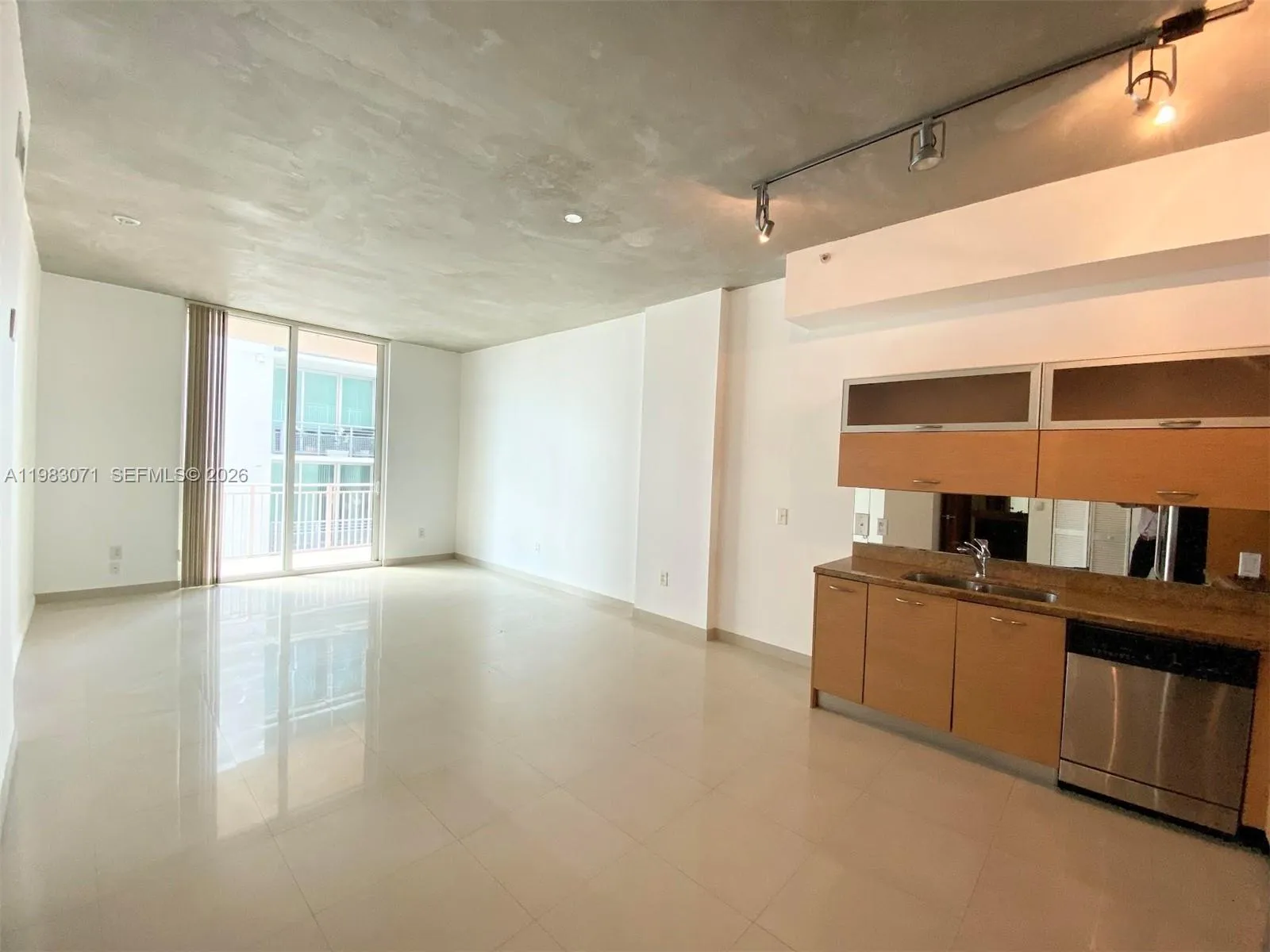 2275 Biscayne Blvd 1008, Miami, Florida 33137, Miami, Florida 33137, 1 Bedroom Bedrooms, ,1 BathroomBathrooms,Residential Lease,For Rent,2275 Biscayne Blvd 1008, Miami, Florida 33137,A11983071