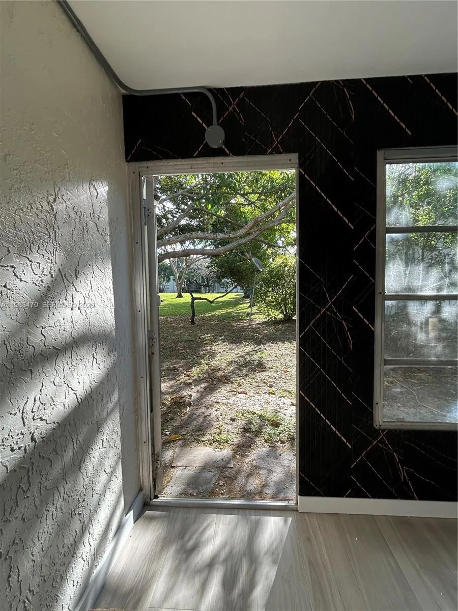609 S State Road 7 1e, Margate, Florida 33068, Margate, Florida 33068, 1 Bedroom Bedrooms, ,1 BathroomBathrooms,Residential,For Sale,609 S State Road 7 1e, Margate, Florida 33068,A11983470