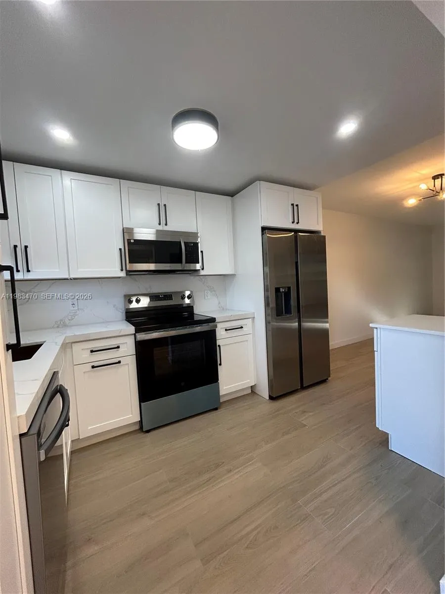 609 S State Road 7 1e, Margate, Florida 33068, Margate, Florida 33068, 1 Bedroom Bedrooms, ,1 BathroomBathrooms,Residential,For Sale,609 S State Road 7 1e, Margate, Florida 33068,A11983470