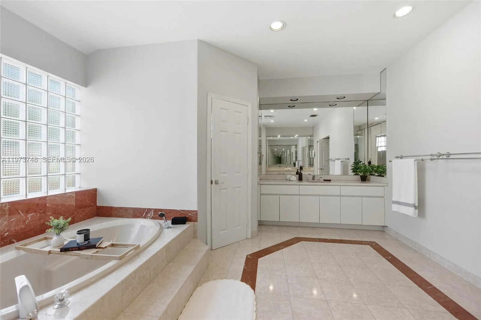 158 Dockside Cir, Weston, Florida 33327, Weston, Florida 33327, 5 Bedrooms Bedrooms, ,4 BathroomsBathrooms,Residential,For Sale,158 Dockside Cir, Weston, Florida 33327,A11973748